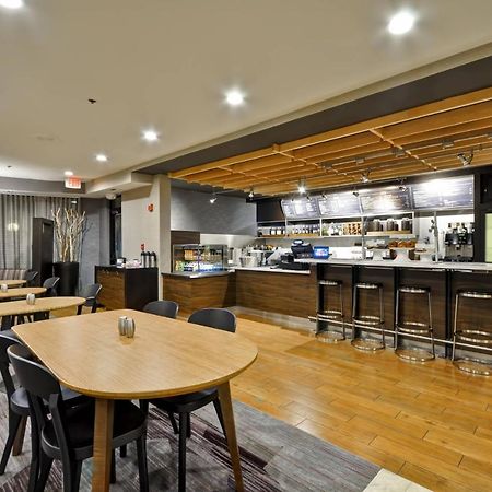 Courtyard By Marriott Jacksonville Airport/ Northeast Exterior foto