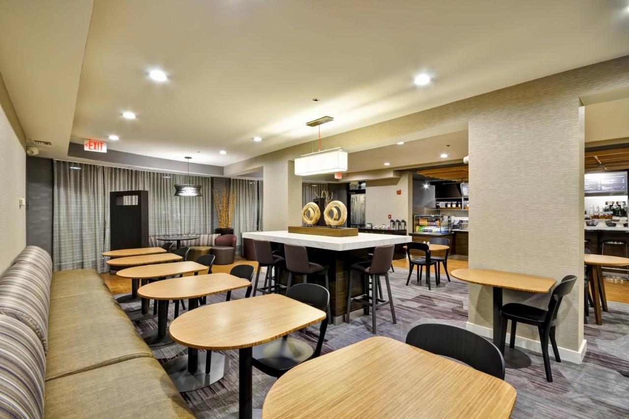 Courtyard By Marriott Jacksonville Airport/ Northeast Exterior foto