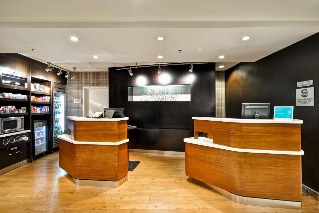 Courtyard By Marriott Jacksonville Airport/ Northeast Exterior foto