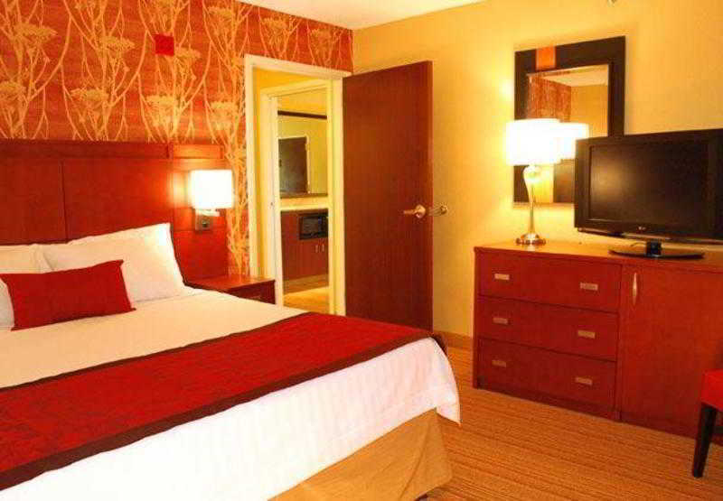 Courtyard By Marriott Jacksonville Airport/ Northeast Exterior foto